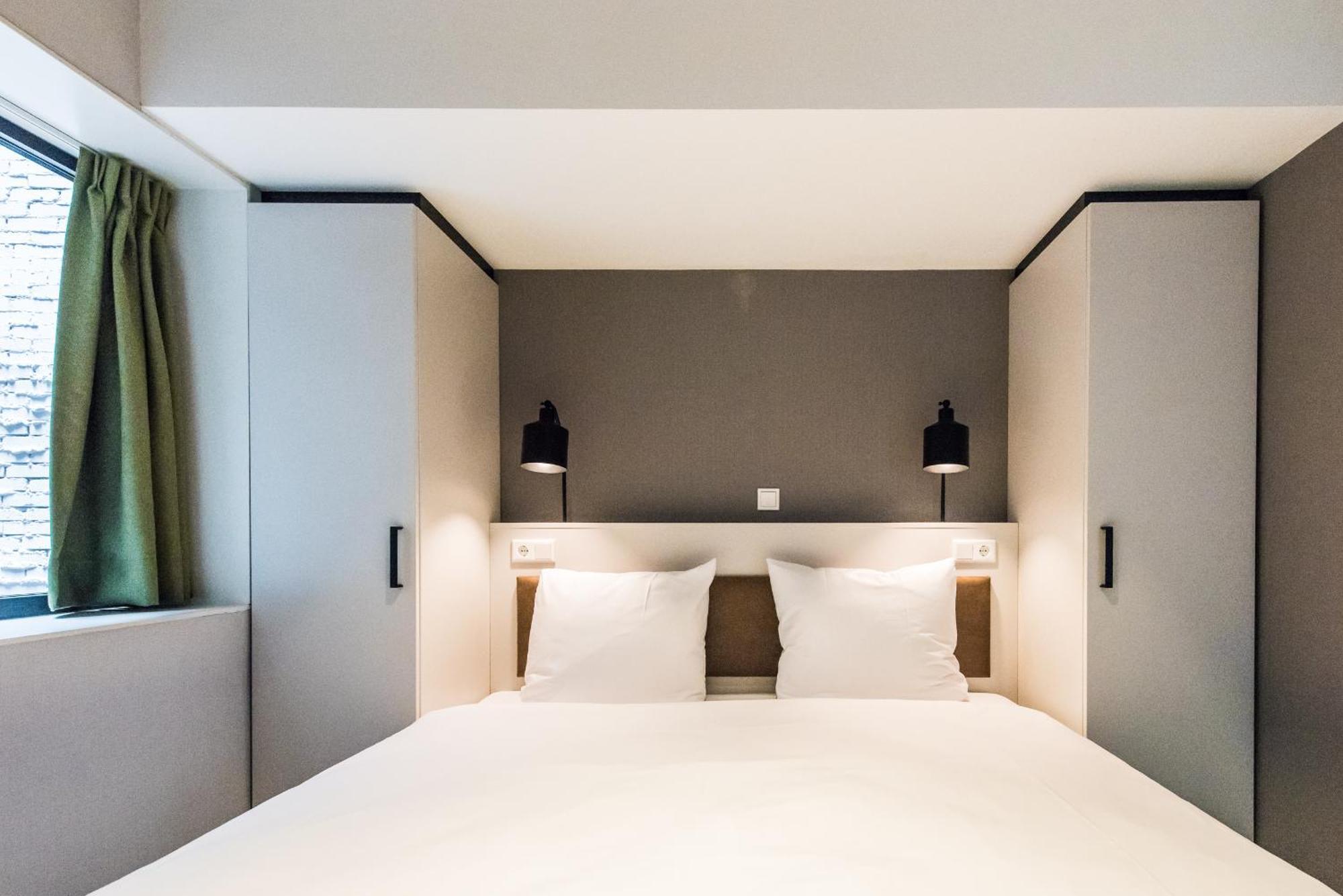 Yays East By Numa Apartahotel 4*