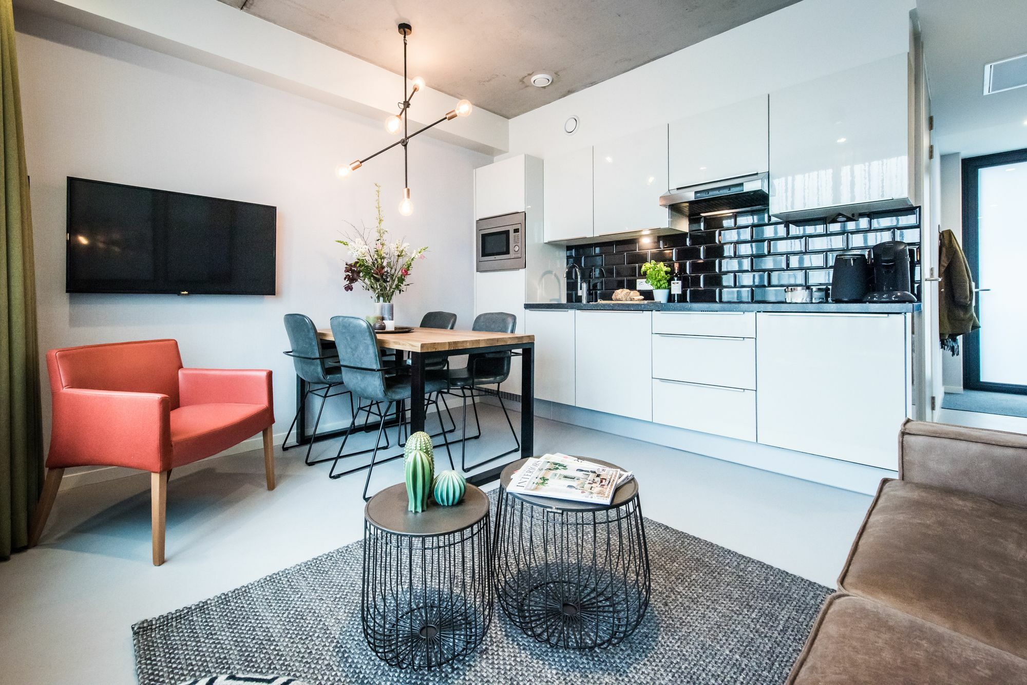Yays East By Numa Apartahotel 4*