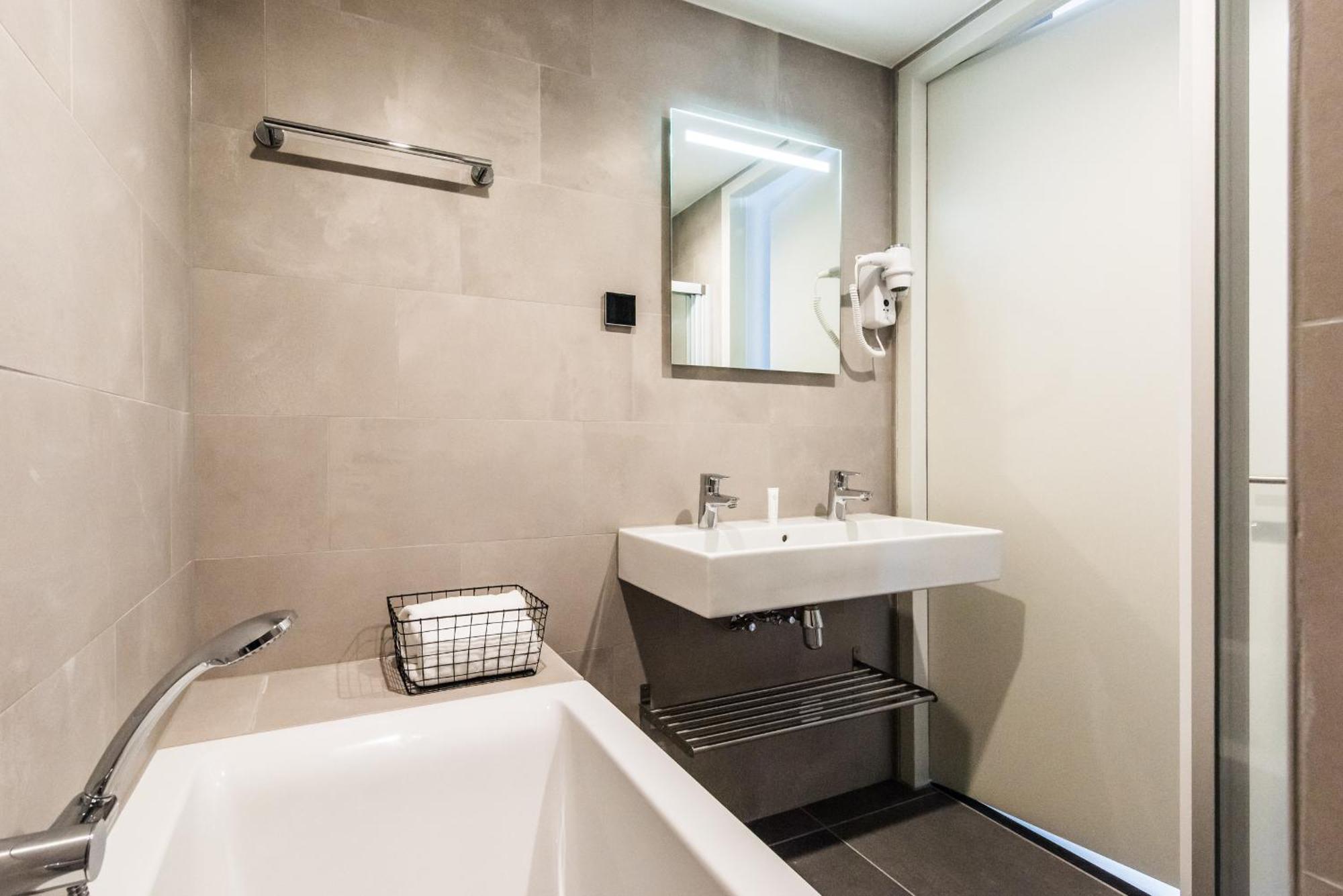 Apartahotel Yays East By Numa 4*